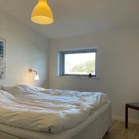 Lägenhet Skon Stor Lejlighed Med Havudsigt Og Braendeovn *