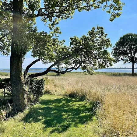 Skon Stor Lejlighed Med Havudsigt Og Braendeovn Askeby